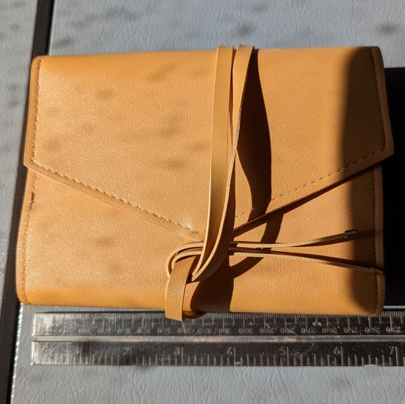 Tech/Phone Accessory Organizer Roll - Picture 4 of 5